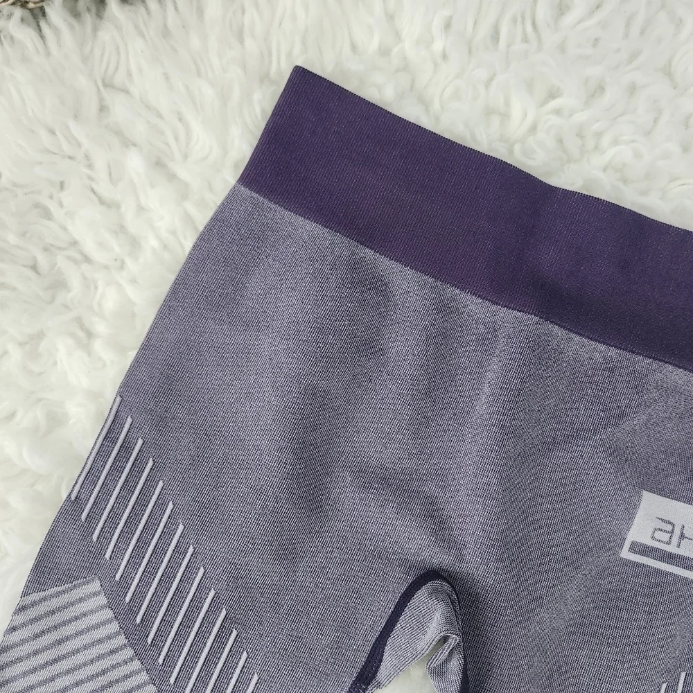 Awakened Heart & Mind AHM High Waist Flow Legging. Color Heather Navy. Size Smal